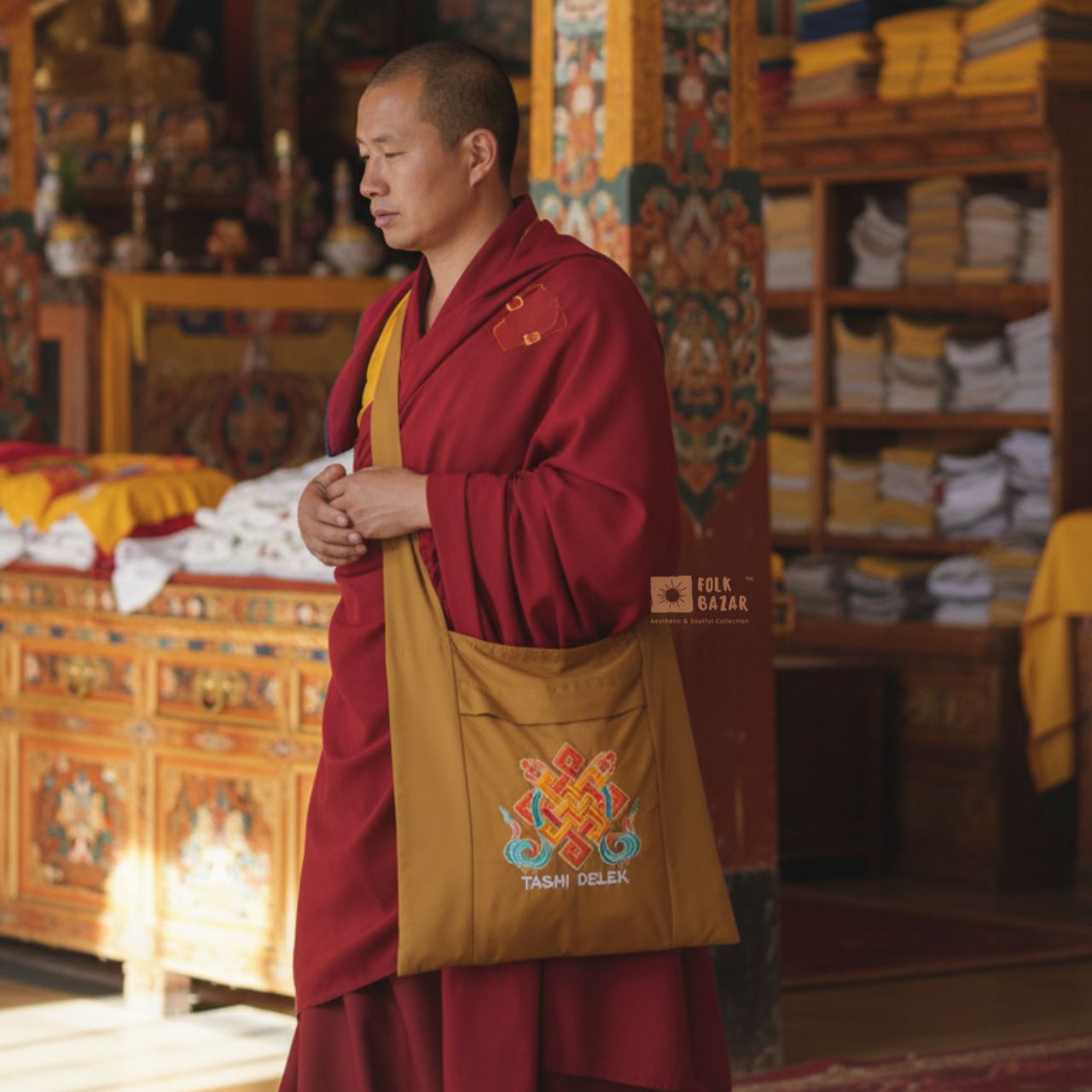 Jhola for Lama, Monk